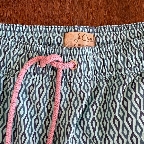 J.Crew Swim 7” Trunks in Maze Print Men’s Medium Drawstring Lined Green Pockets - Picture 3 of 13